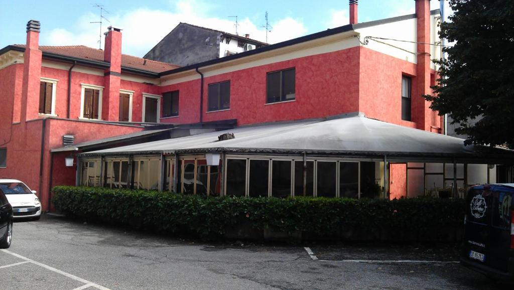 Albergo Pizzeria Sole San Giovanni Lupatoto Exterior photo