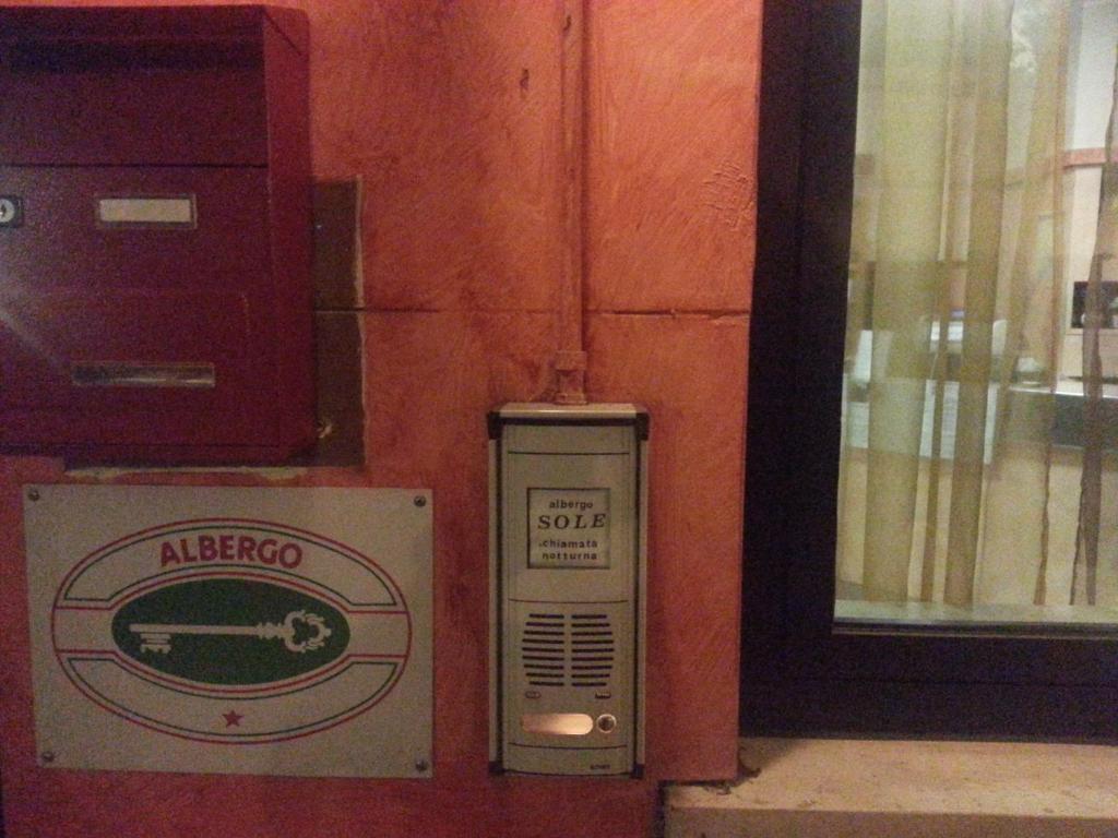 Albergo Pizzeria Sole San Giovanni Lupatoto Exterior photo